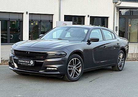 Dodge Charger 3,6 V6 AWD SXT *Glasdach*SHZ*Allrad*