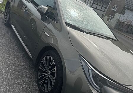 Toyota Corolla TS 2.0 Hybrid Team-D mit Technik Paket