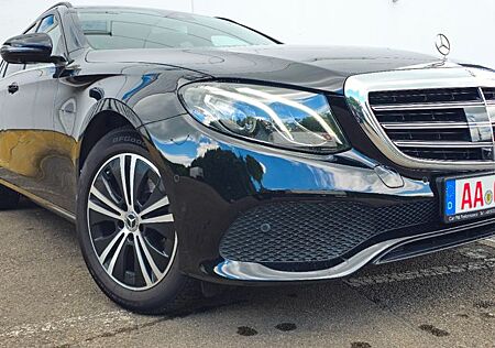 Mercedes-Benz E 220 d 8 x Alu bereift,360 Kamera,Vollleder.