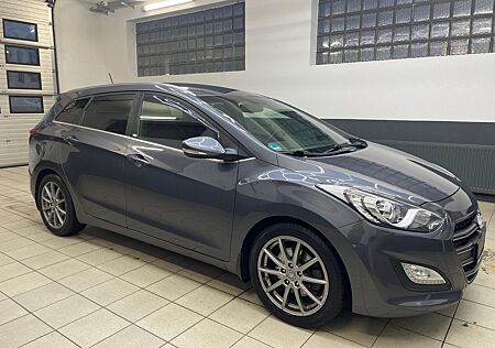 Hyundai i30 cw blue Passion