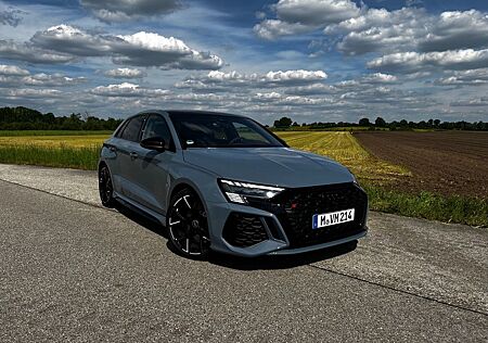 Audi RS3 Sportback MXB PANO RS-AGA B&O 5 J. Garantie
