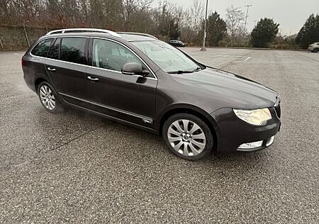 Skoda Superb 2.0 TSI DSG/AHK/Pano/Xenon/memory