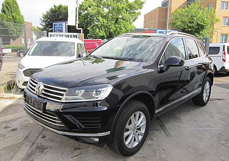 VW Touareg Volkswagen 3.0 V6 TDI SCR Tiptr. Exclusive.AHK,PANO