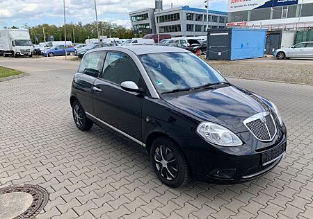 Lancia Ypsilon 1.2 8V Oro Klima Servo NEU TÜV