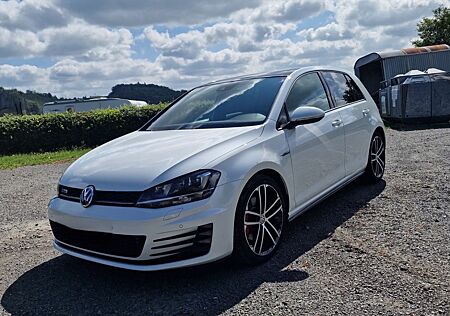 VW Golf Volkswagen 2.0 TDI DSG BMT GTD GTD