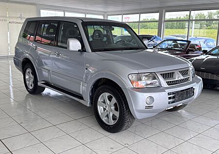 Mitsubishi Pajero 3.2L+Sitzheizg+4x4 Allrad+Navi+PDC+7Sitz
