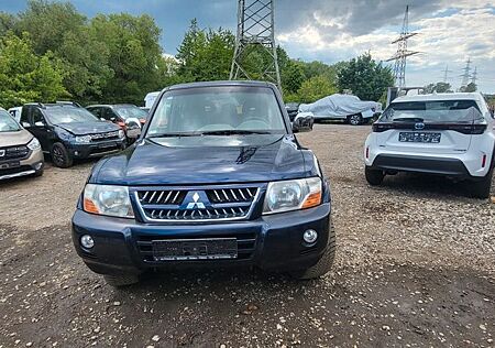 Mitsubishi Pajero 3,2 DI-D Dakar