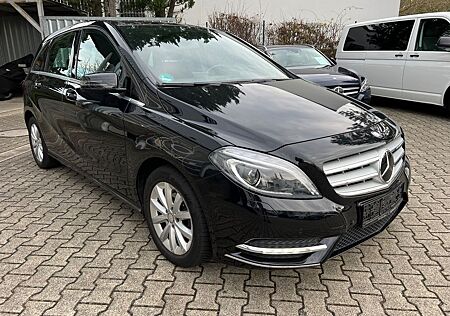 Mercedes-Benz B 180 BlueEFFICIENCY Xenon Pano SHZ Navi