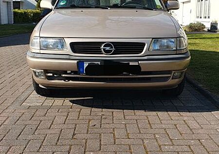Opel Astra 1.6 - F-CC Automatik