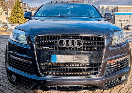 Audi Q7 3.0 TDI quattro S-Line/20 Zoll/BOSE/ Panorama