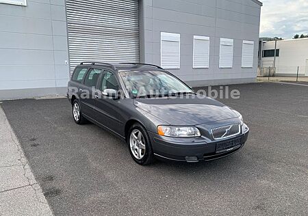 Volvo V70 Kombi 2.4 D Momentum Klimaautomatik Tempomat