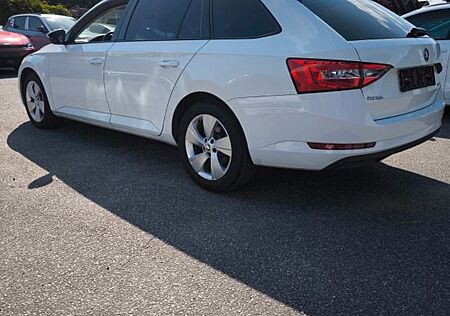 Skoda Superb 1.6 TDI Active Combi Active