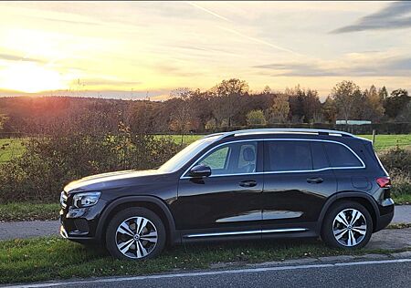Mercedes-Benz GLB 200 | MB100 Garantie | AHK | MBUX | 8-fach