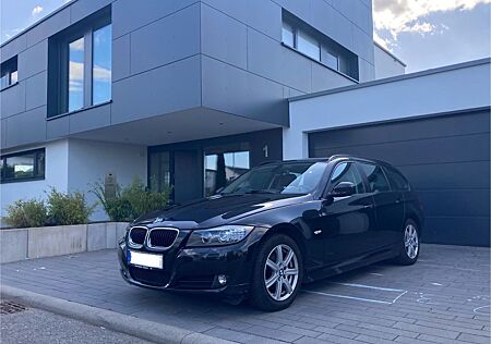BMW 318i Touring -