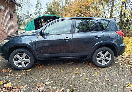 Toyota RAV 4 2.2-l-D-CAT 4x4 Executive Executive
