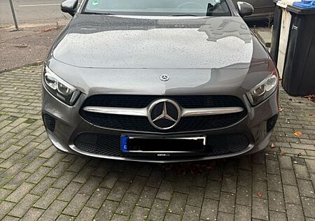 Mercedes-Benz A 180 -