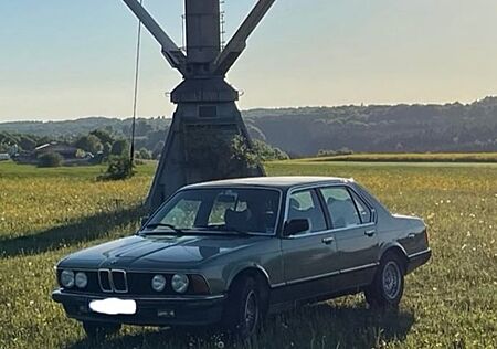 BMW 732i