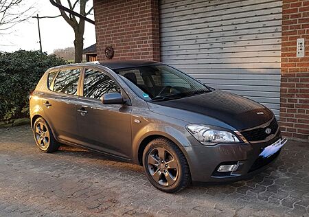 Kia Cee'd / Ceed 1.4 CVVT 90 PS Spirit Spirit