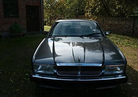 Jaguar XJ40