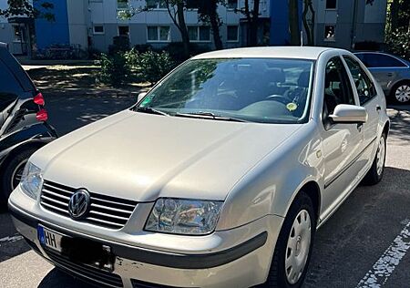 VW Bora Volkswagen 1.6 Automatik Klima Tüv 8.26