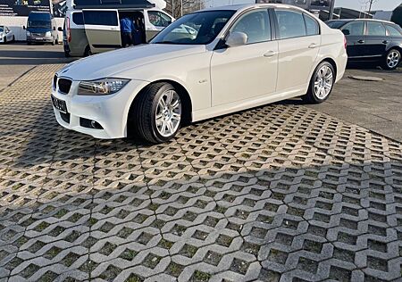 BMW 318i Komplett M-Paket Wenig Km