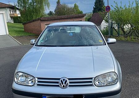 VW Golf Volkswagen Volkswagen 1,4 Spezial
