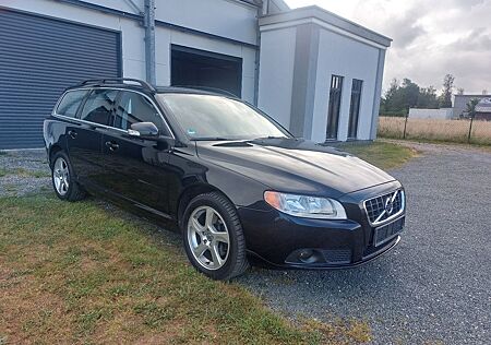 Volvo V70 Kombi Momentum/1.HD/Leder/Scheckheft