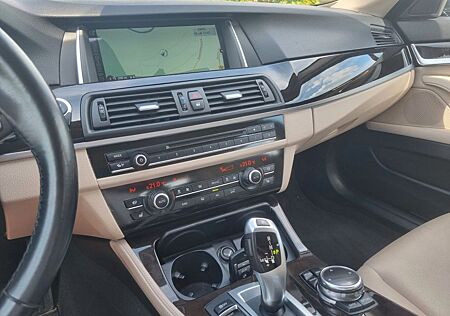 BMW 520i Touring Luxury Line Leder, Pano, AHK, TÜV