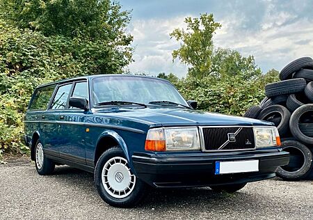 Volvo 240 2.3i GL: Rostfrei von Liebhaber! Sehr schön
