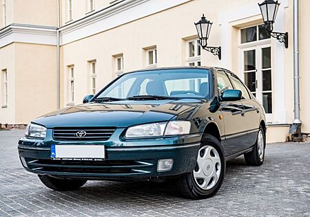 Toyota Camry 2.2 -