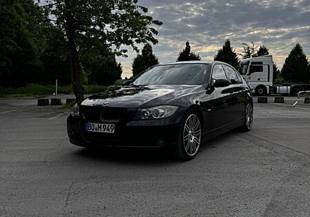 BMW 325i 3er - , 218PS