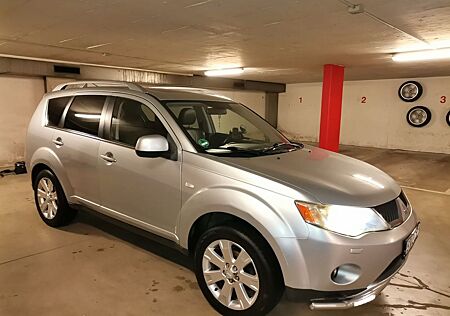 Mitsubishi Outlander 2.2 DI-D Instyle 4WD Instyle