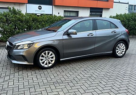 Mercedes-Benz A 180 -