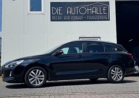 Hyundai i30 cw 1.6 crdi Trend* 1. Hd.*HU/AU neu*Digita