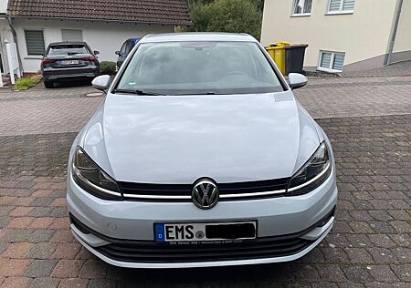 VW Golf Volkswagen 1.6 TDI Trendline 8-fach Navi 2 Zonen Klima