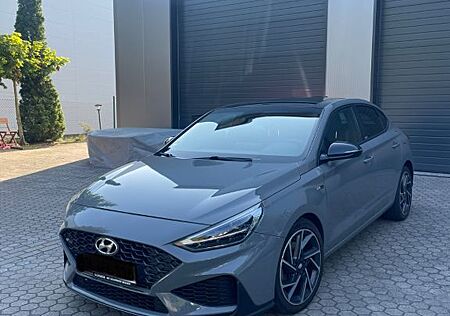 Hyundai i30 Fastback N Line Mild-Hybrid "Top gepflegt"