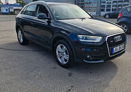 Audi Q3 2.0 TDI S tronic quattro -