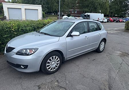 Mazda 3 mit Klima, 8 fach bereift und TÜV, 2. Hand