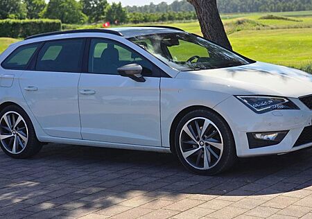 Seat Leon ST FR 2.0 TDI 184PS DSG AHK DCC PDC LED EU6