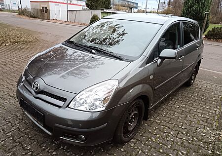 Toyota Corolla Verso 2.2 D-4D