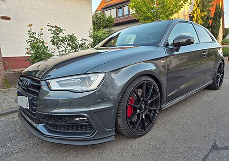 Audi A3 1.8 TFSI S line S line Allwetter Service Neu