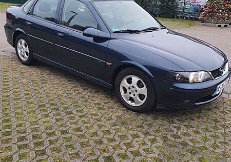 Opel Vectra 1.6 16V Edition 2000 Edition 2000