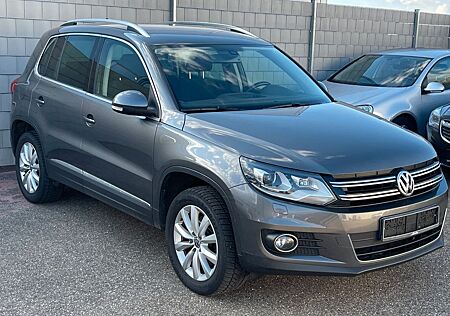 VW Tiguan Volkswagen 2.0 TDI DSG 4M/BiXenon/Navi/AHK