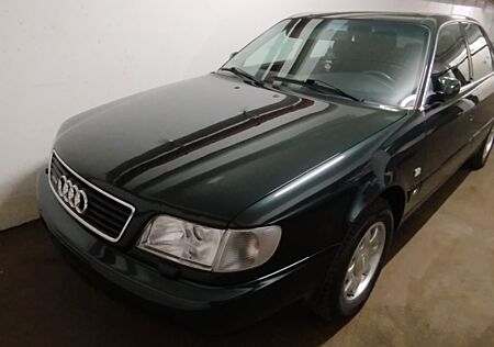 Audi 100 2.6 HU 10/27 Viele Neuteile Kupplung/Reifen/