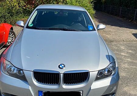 BMW 320i -