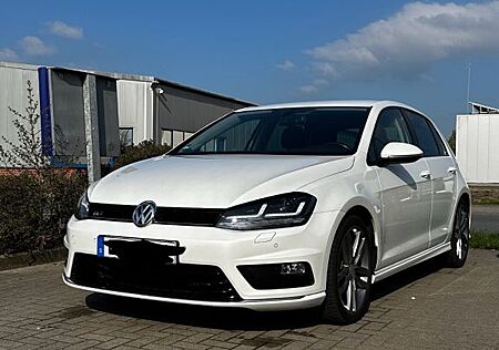 VW Golf Volkswagen 7 1.6 TDI | R-Line | LED