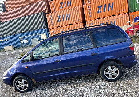 Ford Galaxy 2.3 16V Ghia 7-Sitzer