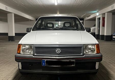 Opel Corsa A Oldtimer H