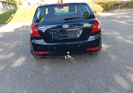 Kia Cee'd gebraucht kaufen Kia Cee'd / Ceed 1.4 CVVT Attract Attract