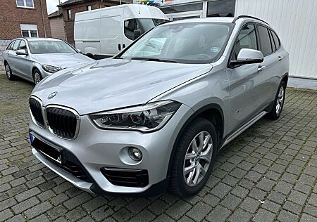 BMW X1 xDrive 20 d Sport Line Leder LED Navi RKamera